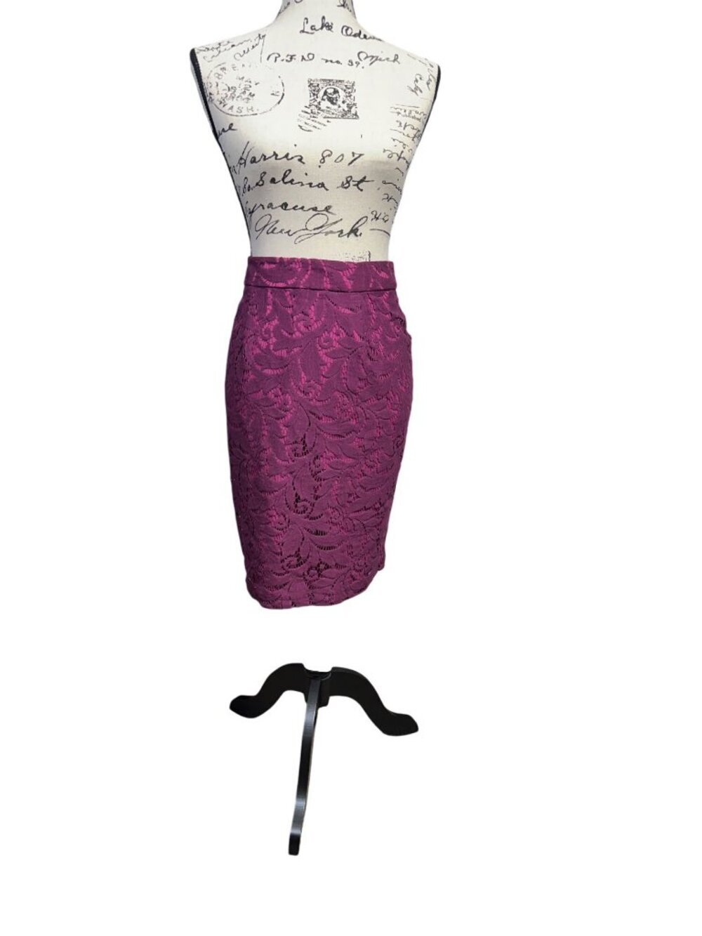 Cabi Pink Lace Pencil Skirt Womens Size 10 Back Zipper Fully Lined Elegant Desig